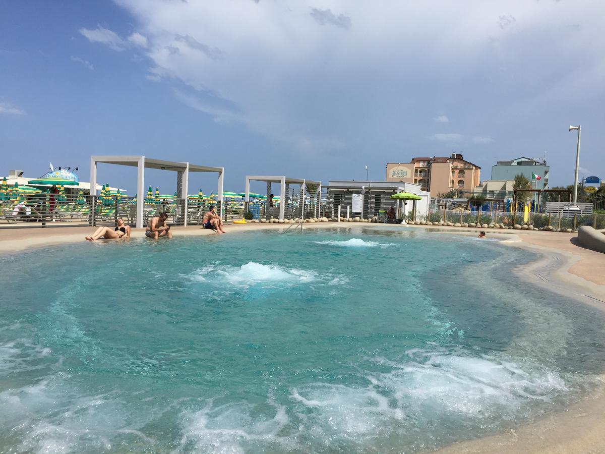 Residence Roxy Misano Adriatico Zewnętrze zdjęcie